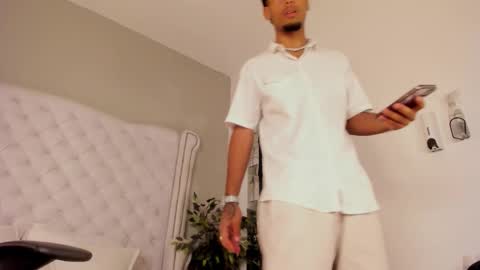 ThiagoFerreti online show from 22, 10, 2025