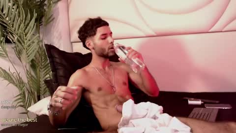 ThiagoFerreti online show from 10, 4, 2026