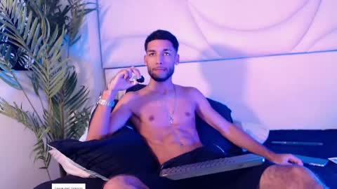 ThiagoFerreti online show from 14, 4, 2026