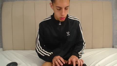 Thiago   online show from 15, 12, 2024