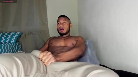 Snapshot of thiagosantos_ chatting on 29, 11, 2025 Thiago Instagram online show from 29, 11, 2025