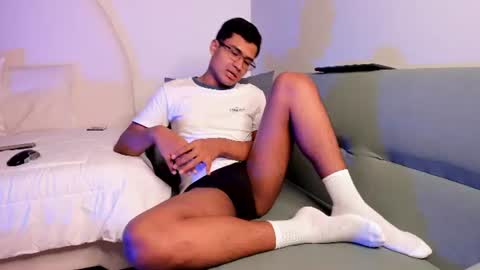 thiagovega_ online show from 5, 7, 2026