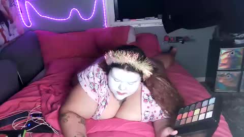Snapshot of thiccmommy chatting on 19, 9, 2025 milkmommy online show from 19, 9, 2025