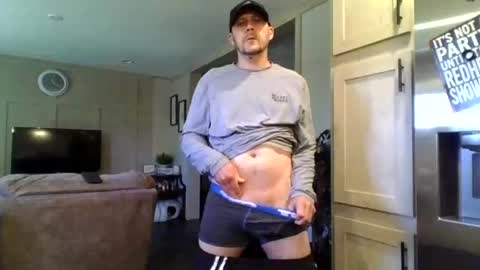 Snapshot of thick_dick11 chatting on 12, 5, 2026 Val online show from 12, 5, 2026
