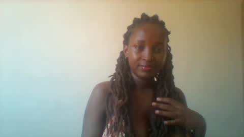 Snapshot of thick_eviey chatting on 7, 3, 2025 love online show from 7, 3, 2025