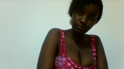 Snapshot of thick_eviey chatting on 17, 9, 2025 love online show from 17, 9, 2025