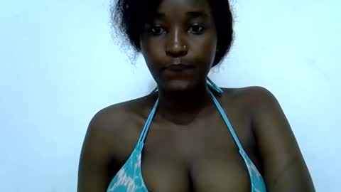 Snapshot of thick_eviey chatting on 20, 9, 2025 love online show from 20, 9, 2025