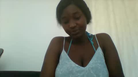 Snapshot of thick_eviey chatting on 22, 9, 2025 love online show from 22, 9, 2025