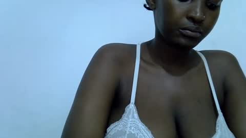 Snapshot of thick_eviey chatting on 27, 9, 2025 love online show from 27, 9, 2025