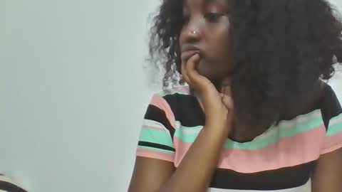 Snapshot of thick_eviey chatting on 2, 10, 2025 love online show from 2, 10, 2025