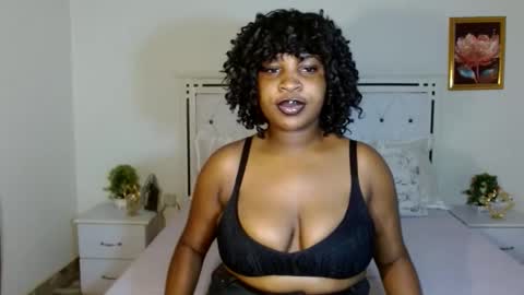 Snapshot of thickebonie chatting on 29, 4, 2026 Nikita online show from 29, 4, 2026