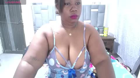 Snapshot of thickebonymilf chatting on 24, 1, 2025 XIOMARA online show from 24, 1, 2025