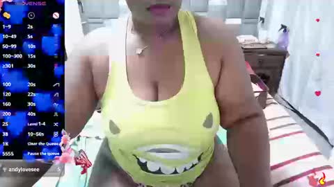 Snapshot of thickebonymilf chatting on 17, 9, 2025 XIOMARA online show from 17, 9, 2025