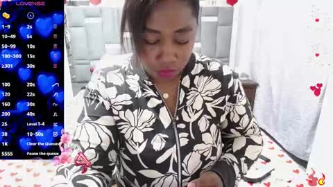 Snapshot of thickebonymilf chatting on 21, 9, 2025 XIOMARA online show from 21, 9, 2025