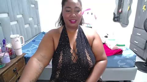 Snapshot of thickebonymilf chatting on 21, 5, 2026 XIOMARA online show from 21, 5, 2026