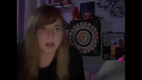 Ariel online show from 3, 2, 2025