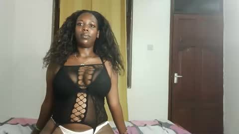 Snapshot of thickiie chatting on 24, 10, 2025 thickiie online show from 24, 10, 2025
