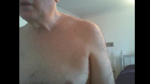 Snapshot of thickmelnik chatting on 11, 3, 2025 James online show from 11, 3, 2025