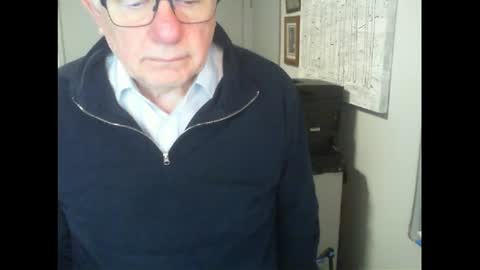 Snapshot of thickmelnik chatting on 15, 7, 2026 James online show from 15, 7, 2026