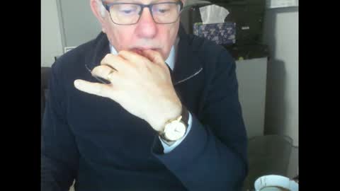 Snapshot of thickmelnik chatting on 16, 7, 2026 James online show from 16, 7, 2026