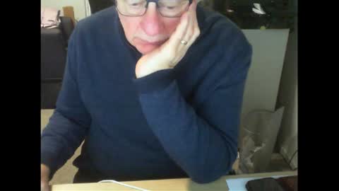 Snapshot of thickmelnik chatting on 27, 7, 2026 James online show from 27, 7, 2026