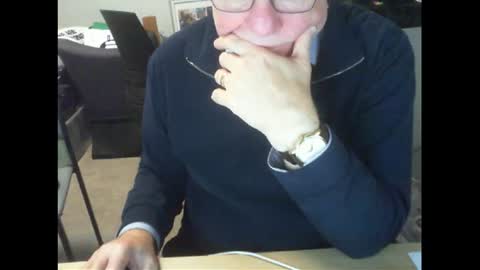 Snapshot of thickmelnik chatting on 28, 7, 2026 James online show from 28, 7, 2026