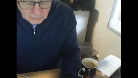 Snapshot of thickmelnik chatting on 31, 7, 2026 James online show from 31, 7, 2026
