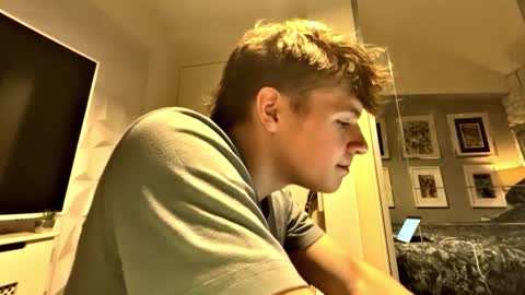 Snapshot of thickny0ung chatting on 13, 10, 2025 thickny0ung online show from 13, 10, 2025