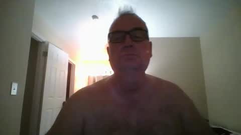 Snapshot of thickwhiteload chatting on 14, 10, 2025 thickwhiteload online show from 14, 10, 2025