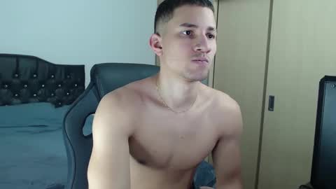 thin_tommy11 online show from 15, 1, 2025