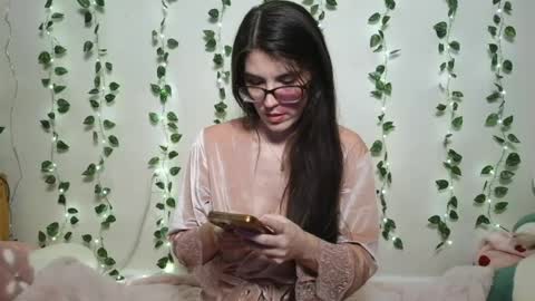 thistlefernsby online show from 23, 7, 2026