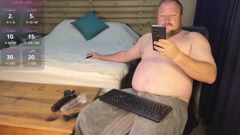 Snapshot of thom_ryder chatting on 1, 3, 2025 thom_ryder online show from 1, 3, 2025