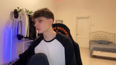 Thomas Hill online show from 4, 12, 2025