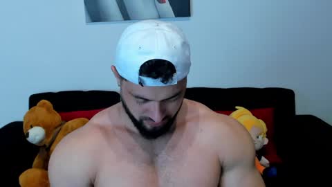 Snapshot of thomas_brandon chatting on 19, 1, 2025 Thomas Brandon online show from 19, 1, 2025