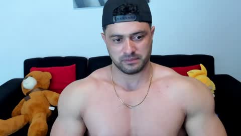 Snapshot of thomas_brandon chatting on 1, 2, 2025 Thomas Brandon online show from 1, 2, 2025