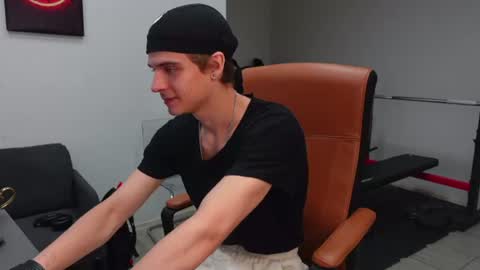 Snapshot of thomas_brons chatting on 20, 6, 2026 THOMAS BRONS online show from 20, 6, 2026
