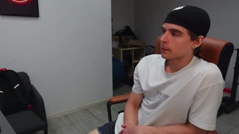 Snapshot of thomas_brons chatting on 25, 6, 2026 THOMAS BRONS online show from 25, 6, 2026
