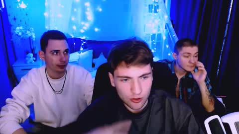 Snapshot of thomas_crow chatting on 3, 12, 2025 thomas_crow online show from 3, 12, 2025