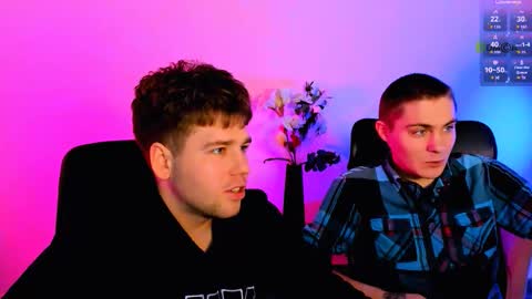 Snapshot of thomas_crow chatting on 15, 12, 2025 thomas_crow online show from 15, 12, 2025