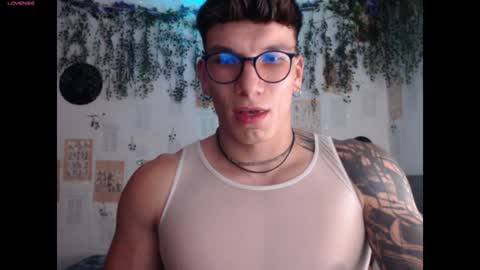 Snapshot of thomas_fuckboy chatting on 18, 1, 2025 Thomas Grey online show from 18, 1, 2025