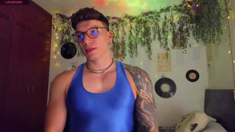 Snapshot of thomas_fuckboy chatting on 25, 1, 2025 Thomas Grey online show from 25, 1, 2025
