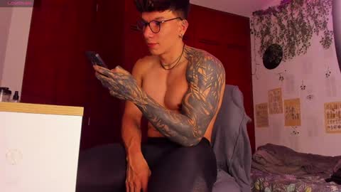 Snapshot of thomas_fuckboy chatting on 30, 1, 2025 Thomas Grey online show from 30, 1, 2025