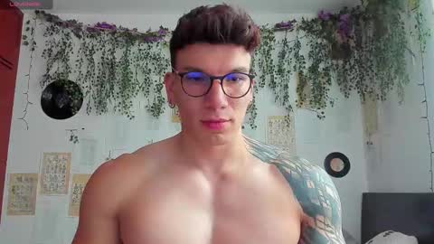 Snapshot of thomas_fuckboy chatting on 12, 2, 2025 Thomas Grey online show from 12, 2, 2025