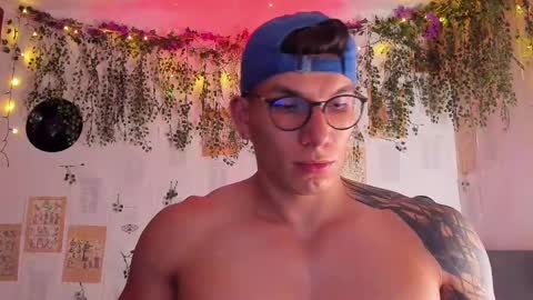 Snapshot of thomas_fuckboy chatting on 21, 2, 2025 Thomas Grey online show from 21, 2, 2025