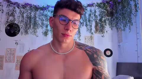 Snapshot of thomas_fuckboy chatting on 9, 3, 2025 Thomas Grey online show from 9, 3, 2025