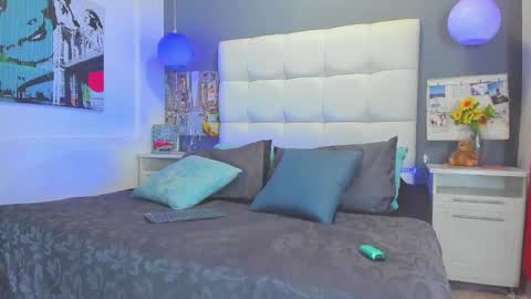 ---Thomas--- online show from 27, 2, 2025