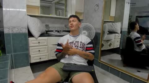 Snapshot of thomas_moon_ chatting on 9, 9, 2025 Thomas online show from 9, 9, 2025