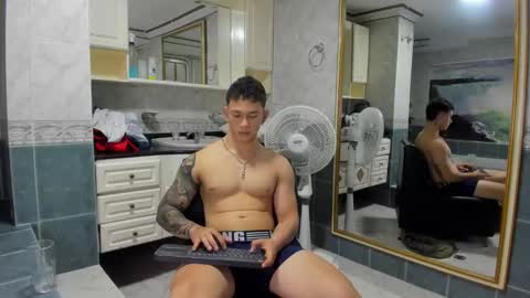 Snapshot of thomas_moon_ chatting on 13, 9, 2025 Thomas online show from 13, 9, 2025