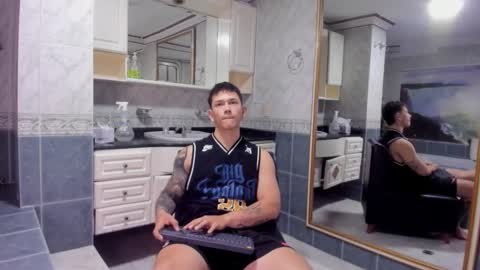 Snapshot of thomas_moon_ chatting on 18, 9, 2025 Thomas online show from 18, 9, 2025