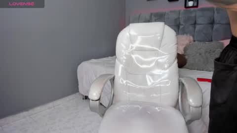 Snapshot of thomas_moon_ chatting on 20, 9, 2025 Thomas online show from 20, 9, 2025